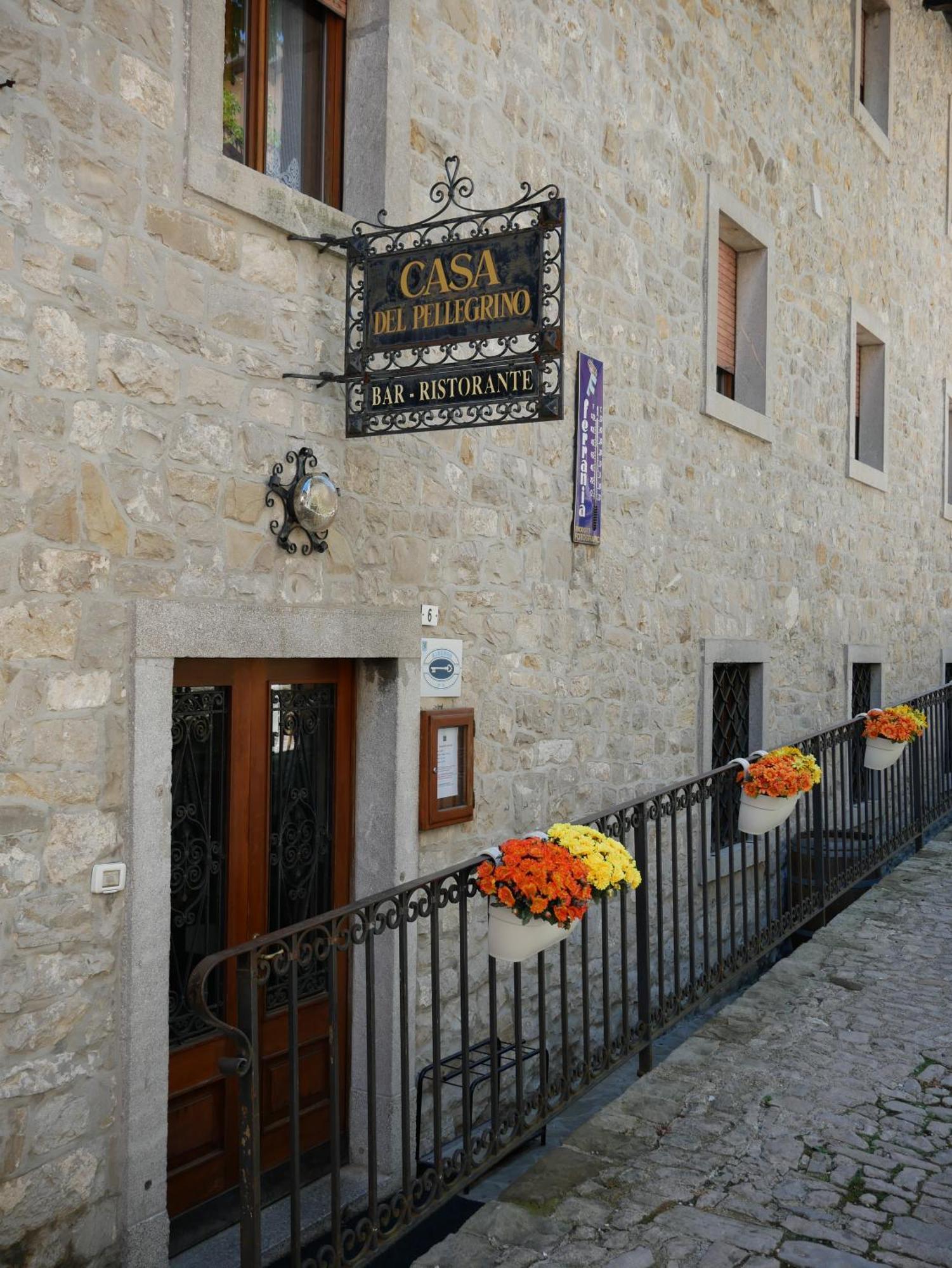 Hotel Casa Del Pellegrino - Castelmonte المظهر الخارجي الصورة
